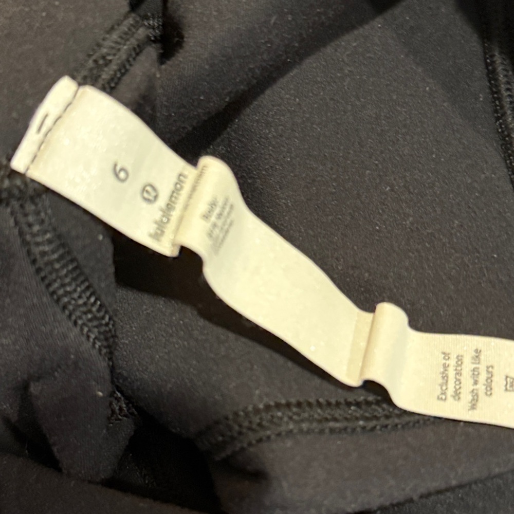 Lululemon Align Joggers Black size 6 28 inseam - Picture 5 of 5